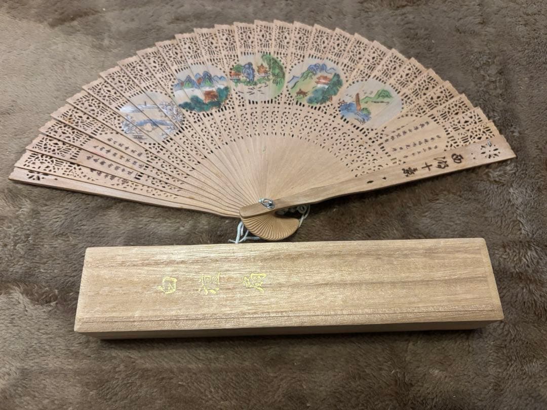 白檀　透かし彫り　扇子　4本セット　高檔禮品扇　木製　保管品