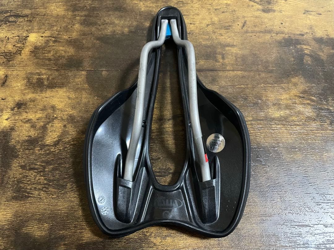 パーツ selle ITALIA SLR BOOST SUPERFLOW Ti316