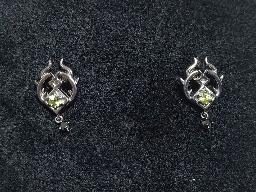 ツイステッドワンダーランド ディアソムニア寮 ピアス 未使用