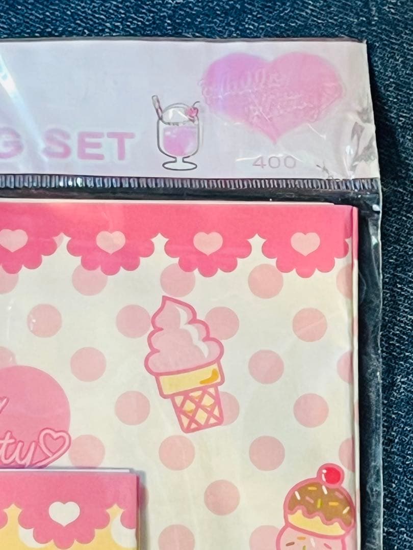 激レア•未開封品！　サンリオ　2002 ウェイトレスキティ ペーパーバッグセット