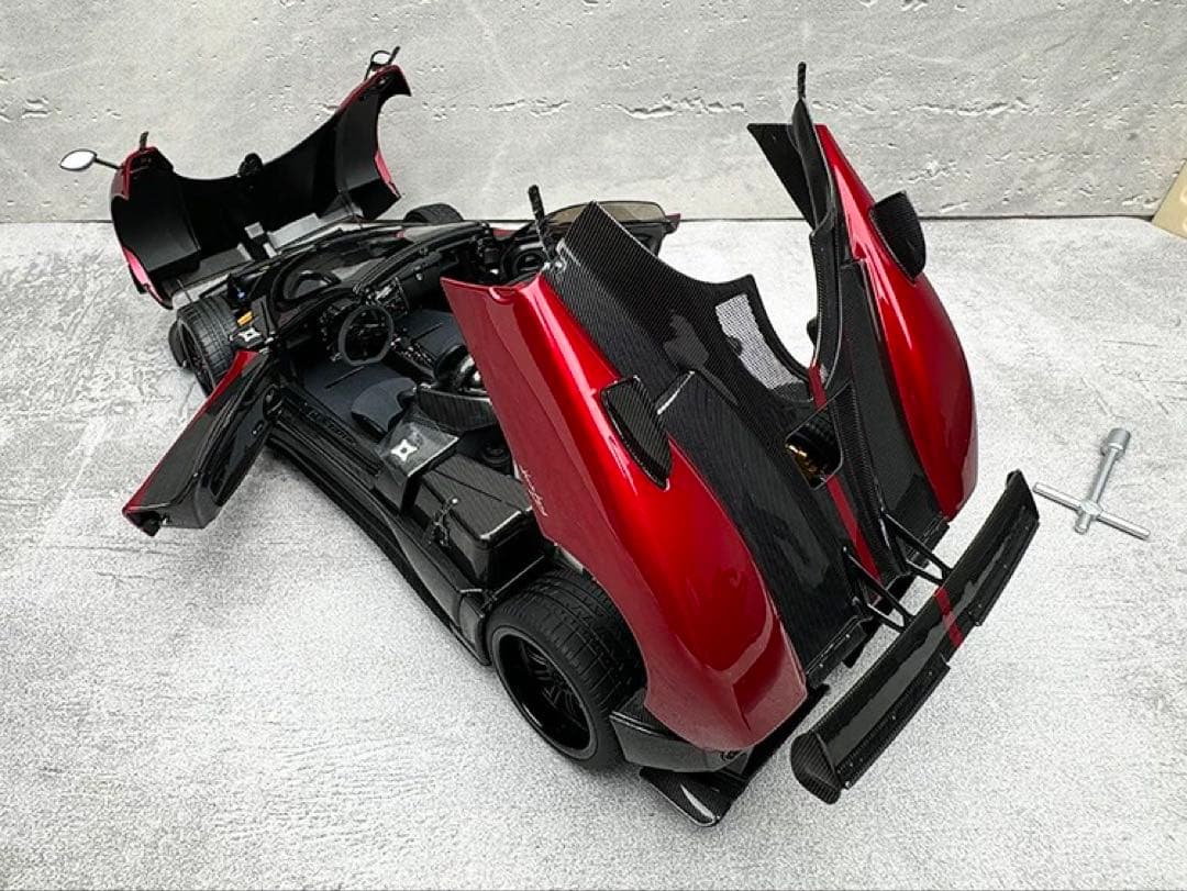 全開閉！Almost Real 1/18 パガーニ ゾンダ ミニカー 当日発送