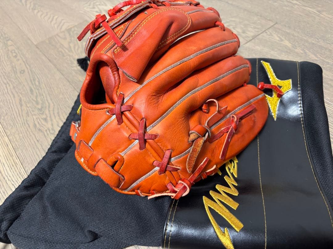 Mizuno Pro 左投げ軟式グローブ 赤 収納袋付き