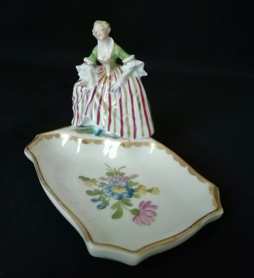 逸品　SPドレスデン①　カールティーメ工房　フィギュリン付き小皿二体　手描き