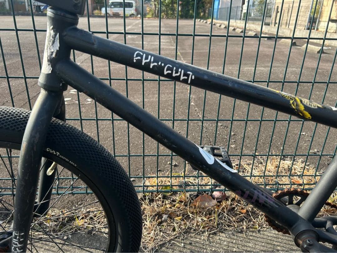 BMXバイク 黒 メッシュタイヤ