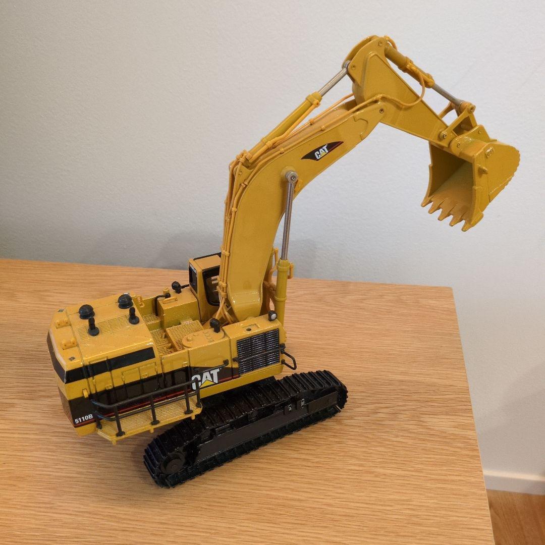 キャタピラー5110B　バックホー　重機ミニチュア　模型