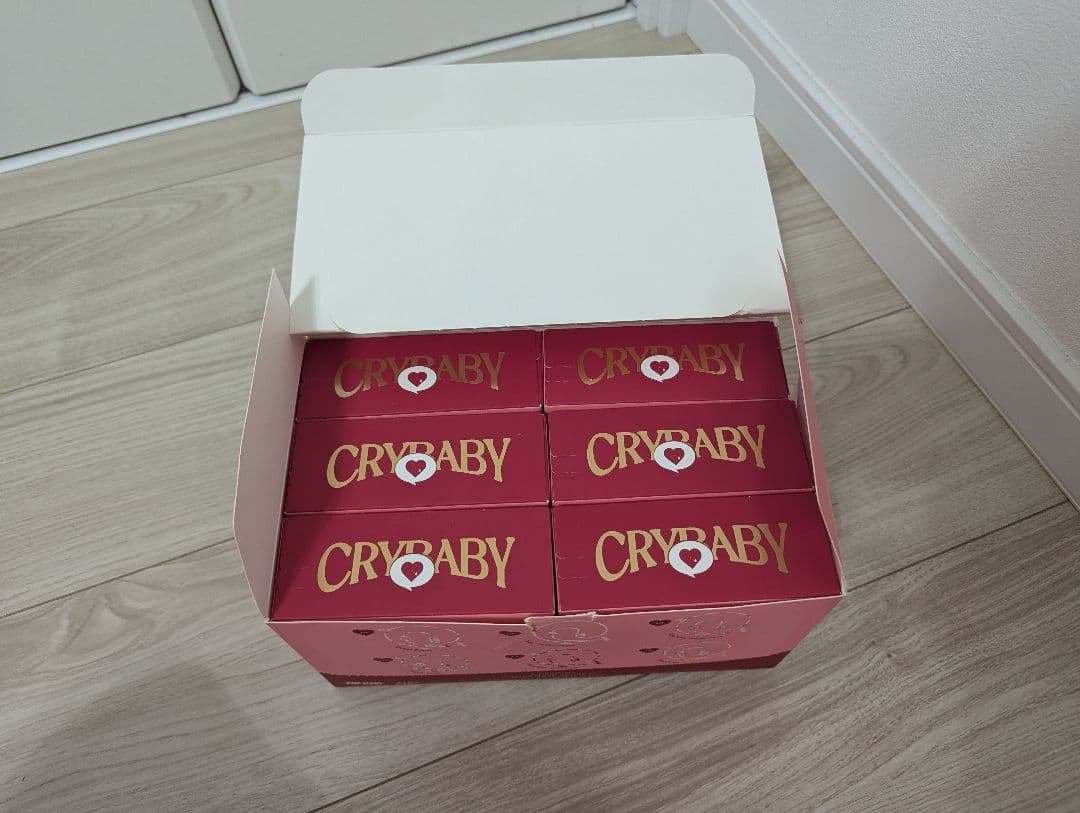 ​【新品未開封】POP MART CRYBABY 携帯チャーム 6個入BOX