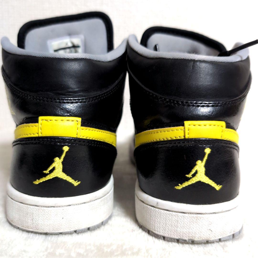 ew22 ナイキ エアジョーダン 1 ミッド スニーカー 黒×黄色 26cm
