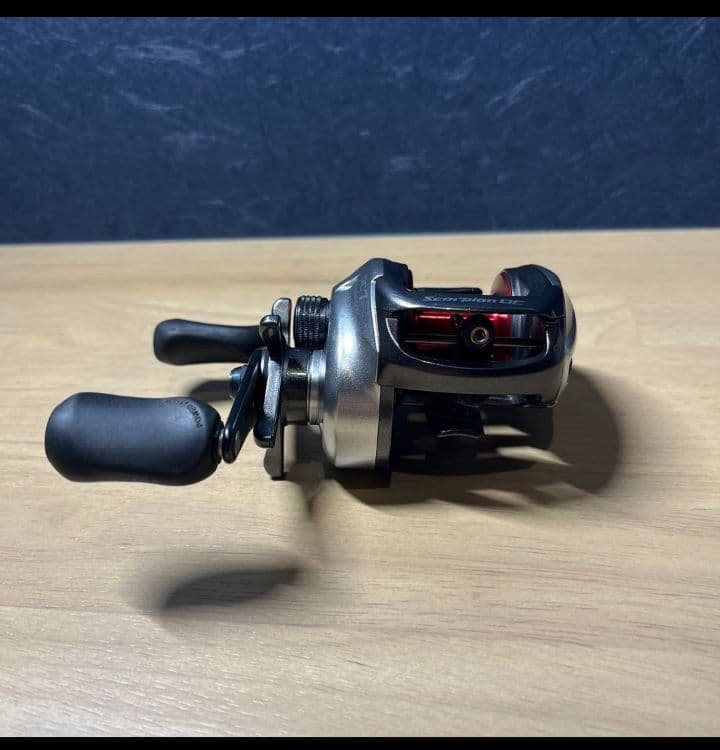 スコーピオンDC 右ハンドル　SHIMANOベイトリール