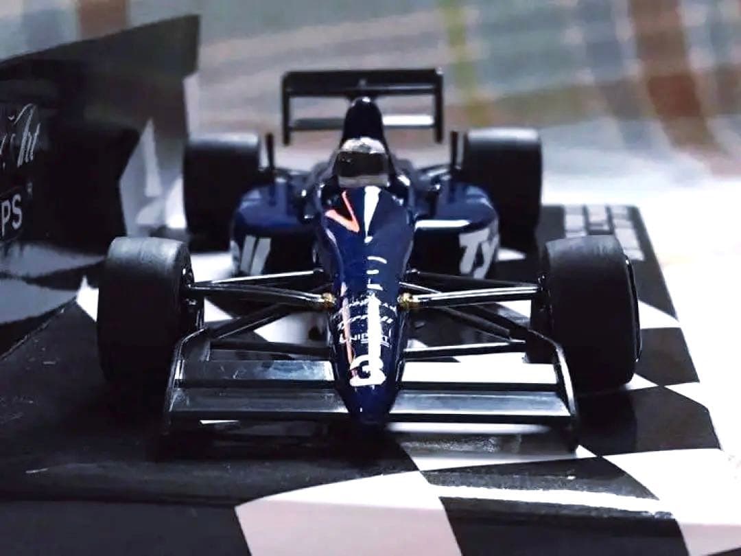 シリアル良番！ ミニチャンプス 1/43 ティレル018 世界1056個限定