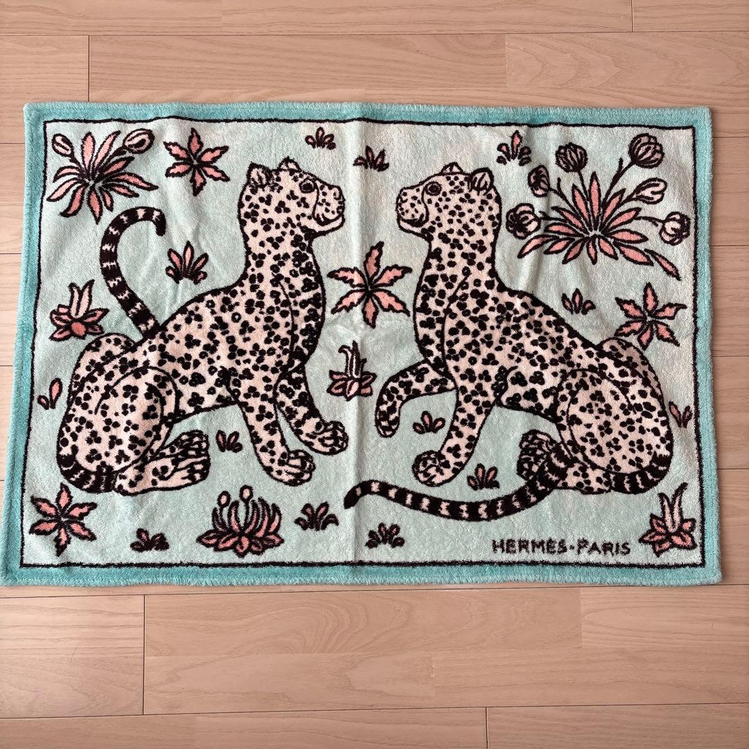 HERMES ヒョウ柄　マットラグ　ビーチタオル