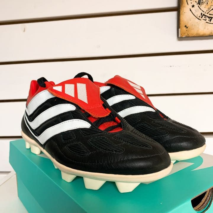 激レア　超美品　新品タグ付き　プレデタープレシジョン　27㎝