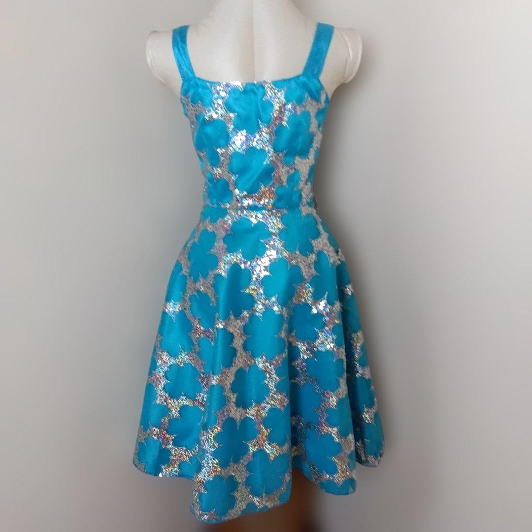 青い花柄ドレス Aライン ノースリーブ