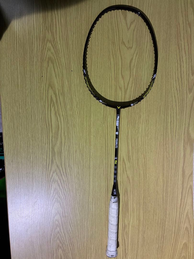 ビクター　スヌーピー バドミントンラケット