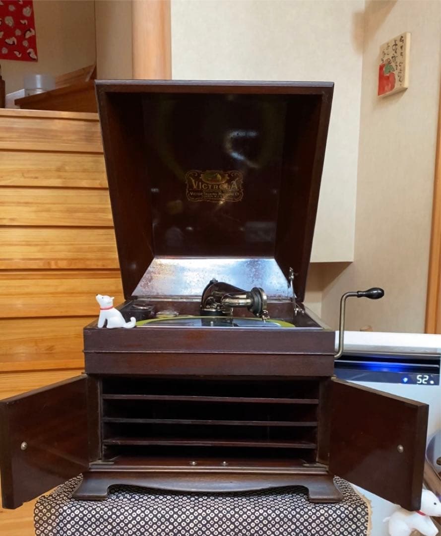 英グラモフォン社正規品のHMVグラモフォン(蓄音器)Model103