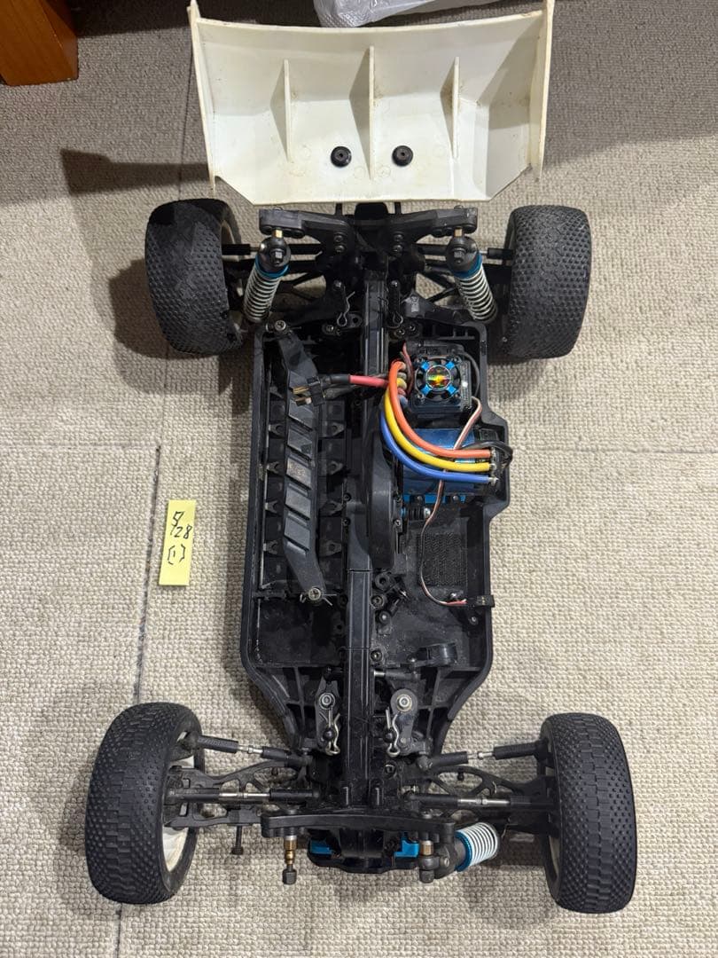 【1】旧車　シャーシ　当時物　ラジコン　車　タイヤ付き