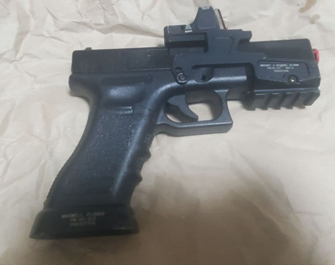 東京マルイ Glock 18C ガスブローバック カスタム マガジン付き