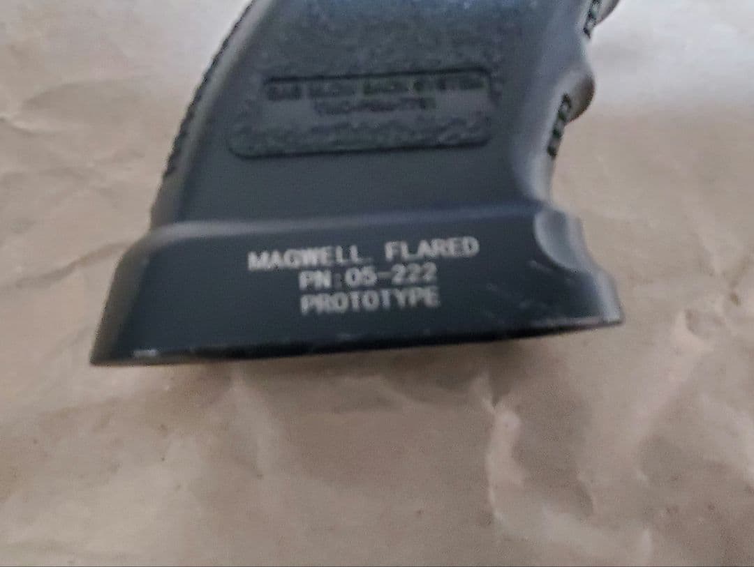 東京マルイ Glock 18C ガスブローバック カスタム マガジン付き