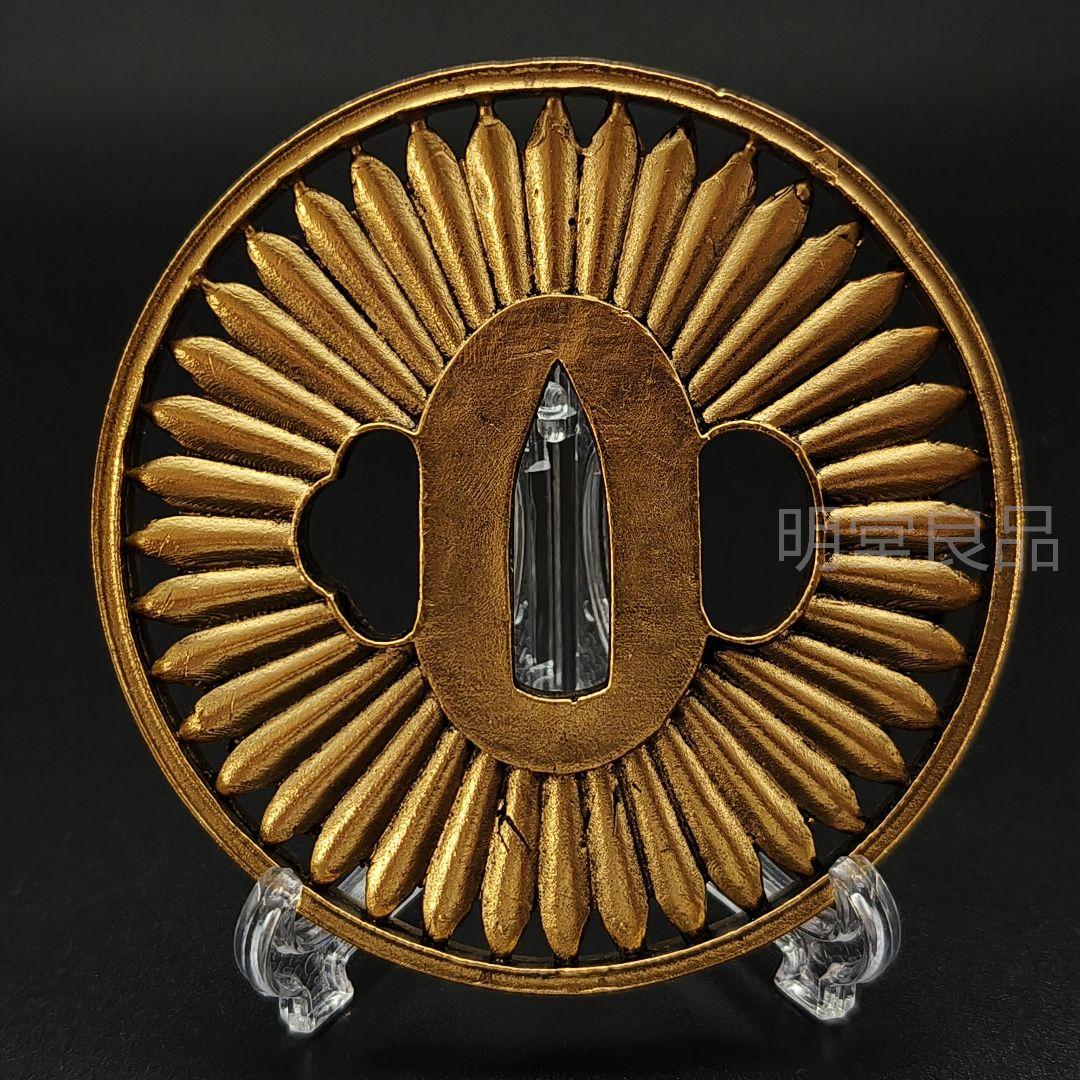 日本刀装具　刀鍔　菊紋の図　銅地　鍔　刀の鍔　刀鐔　105G　5ｍｍ　刀剣美術