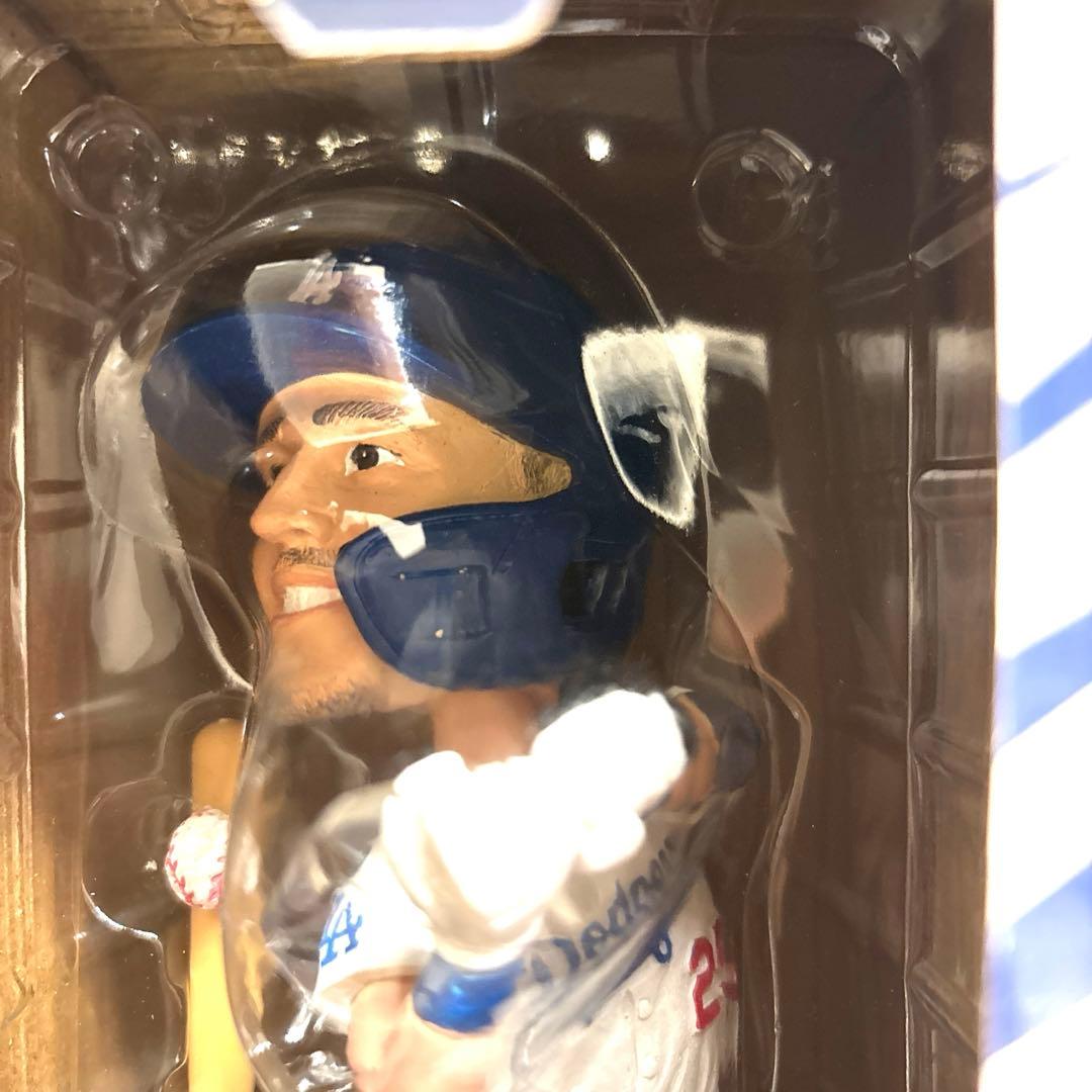 ドジャース　トミー・エドマン　ボブルヘッド