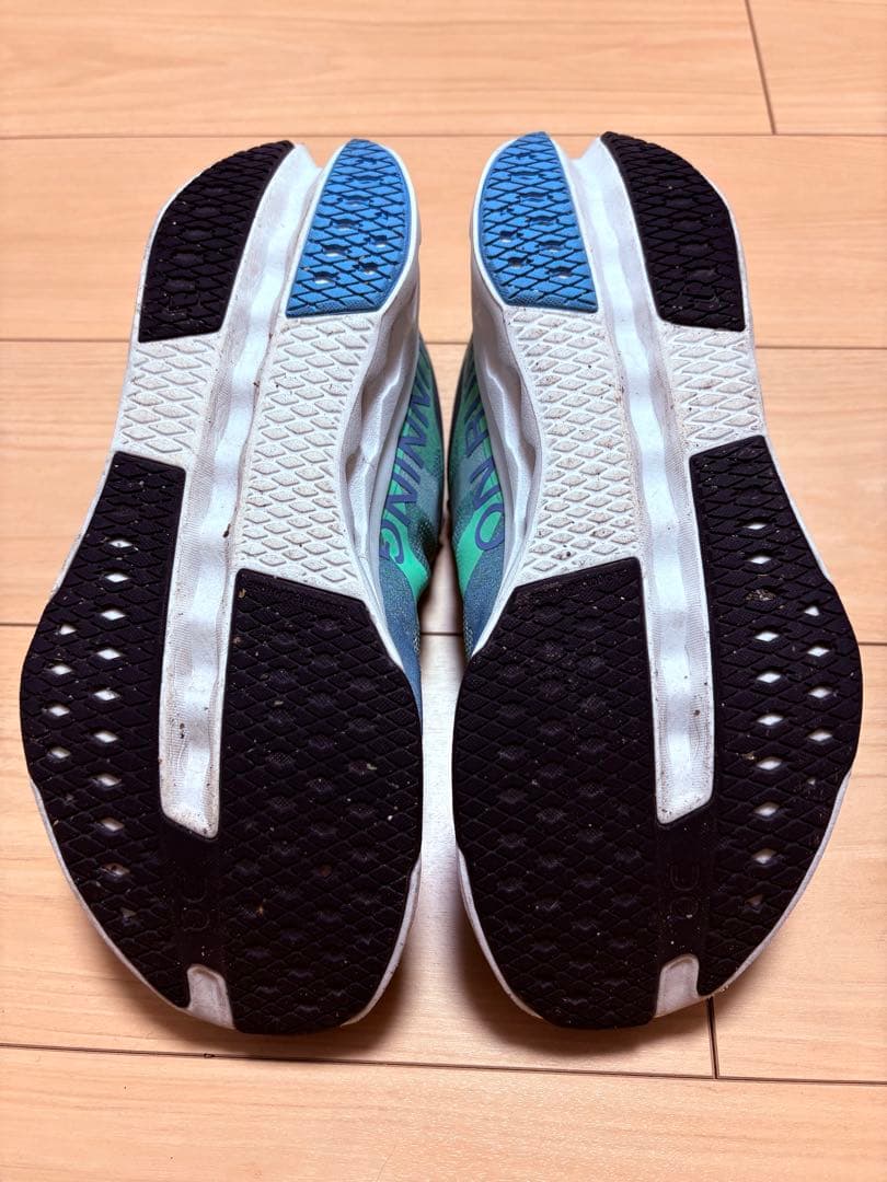 on Cloudsurfer next サイズ 26cm