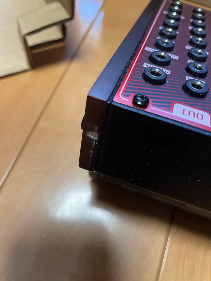 BEHRINGER neutron 元箱付き