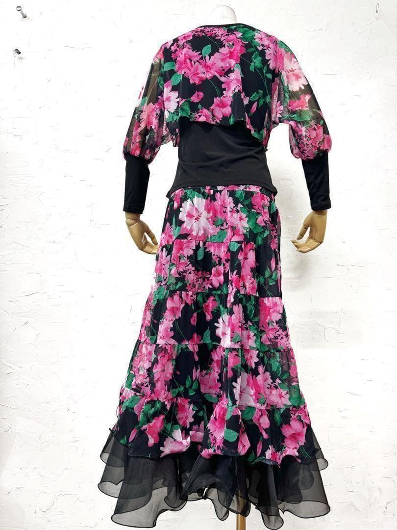 【パーティーに】新品　社交ダンス　ピンク花柄セットアップ黒　ｍ926