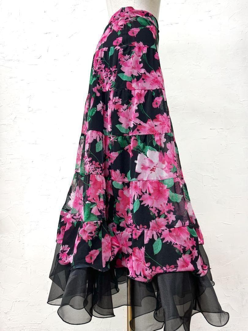 【パーティーに】新品　社交ダンス　ピンク花柄セットアップ黒　ｍ926