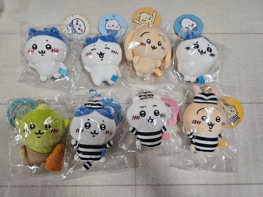 ちいかわ64点。マスコット·ぬいぐるみ·ポシェット·バッチまとめ売り➀