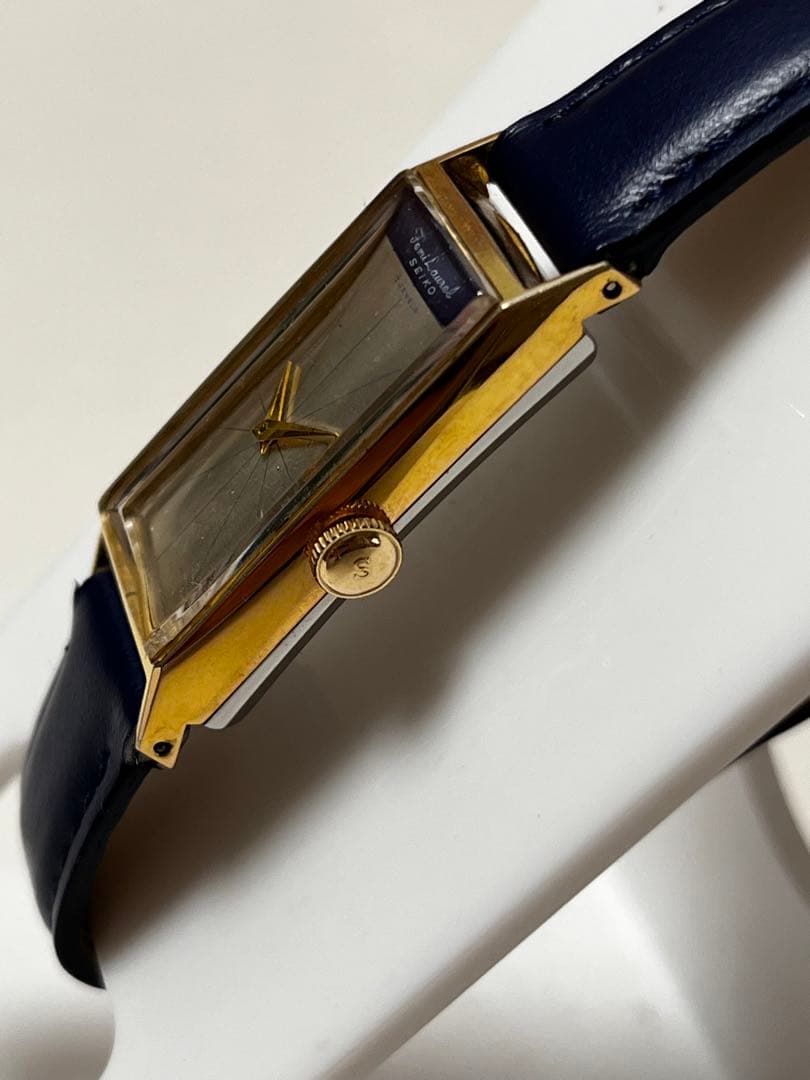 アンティーク手巻きレディース腕時計　セイコー　フェミローレル