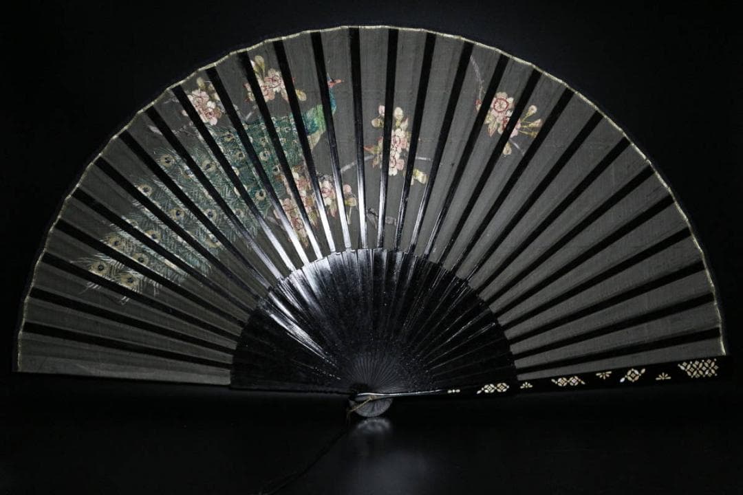 扇子 中国 螺鈿細工 古い 刺繍 孔雀 桜 シノワズリ ブラック