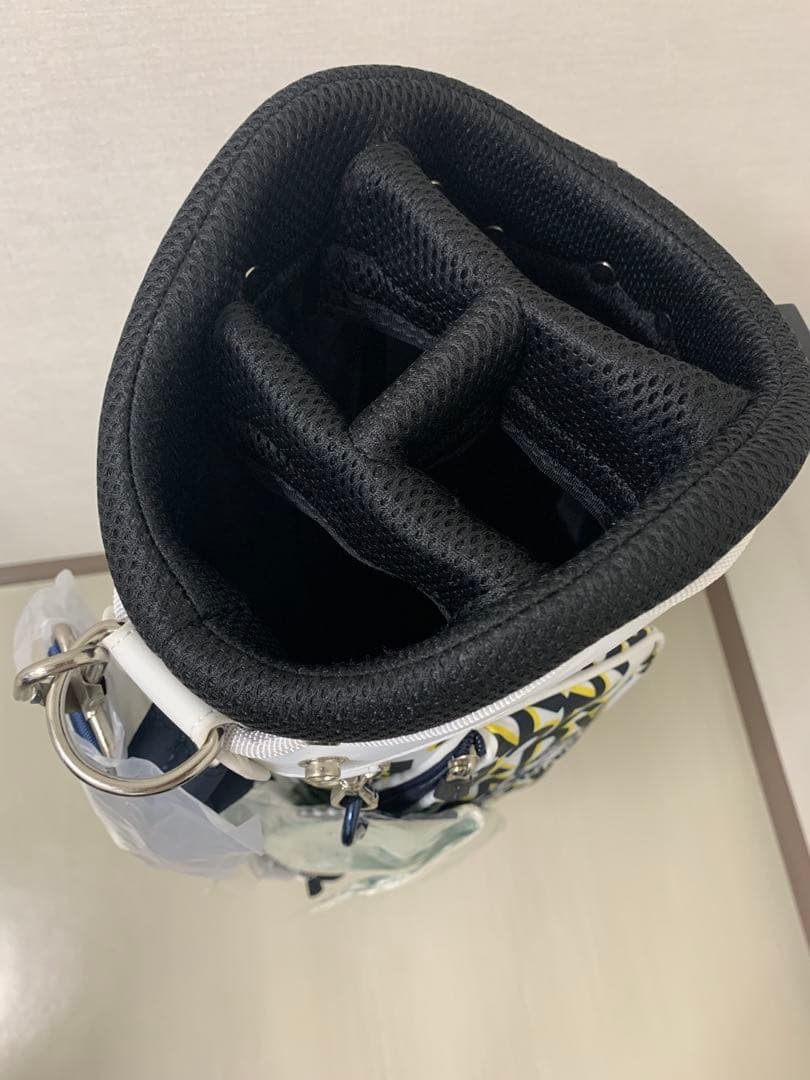 未使用品 CLUNK キャディバッグ 7型 ホワイト/ブラック/イエロー