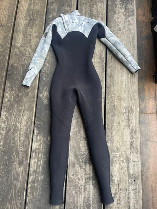 ウエットスーツ　RIP CURL 3×2ミリ　春・秋・冬用