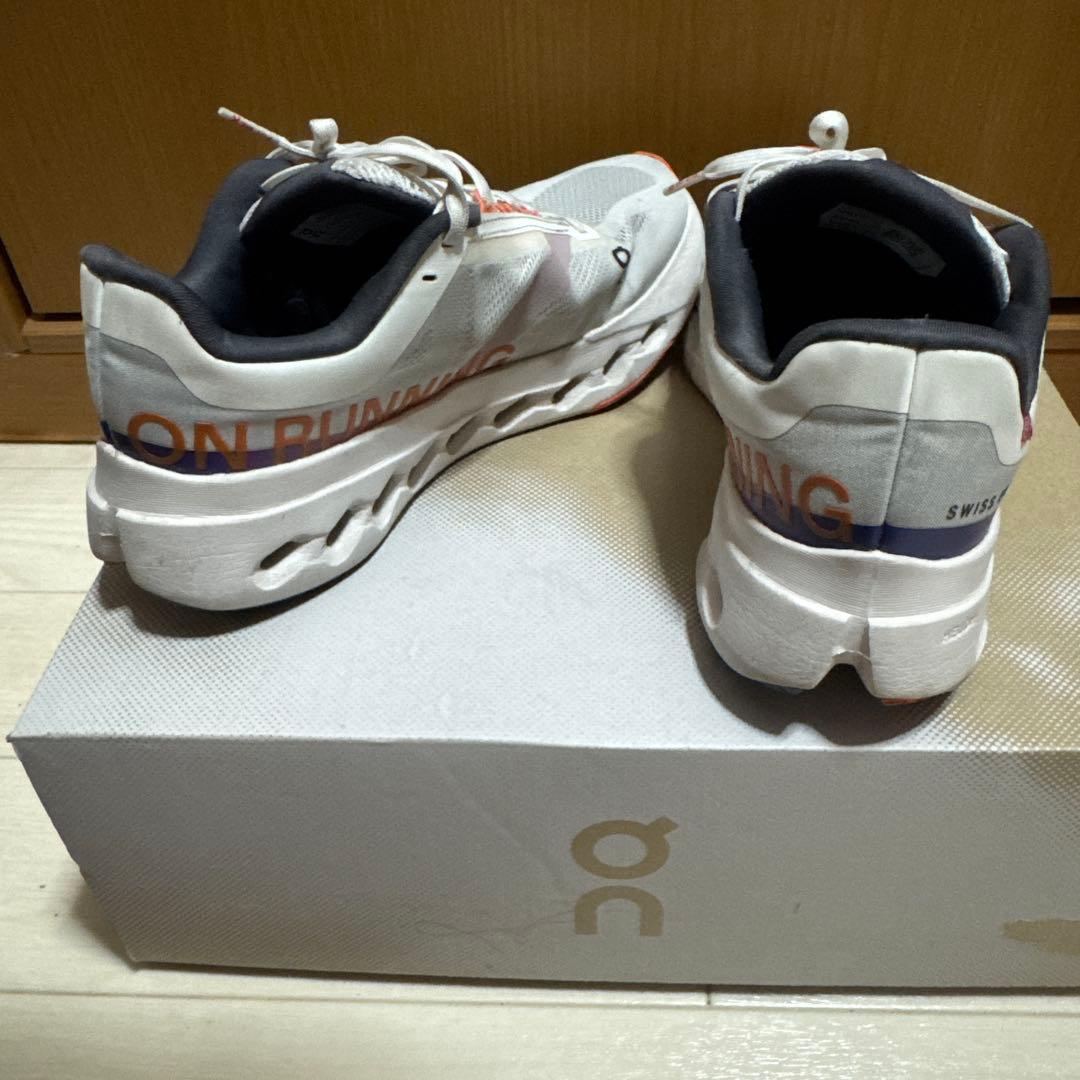 On Cloudstratus スニーカー ホワイト/グレー 24.5