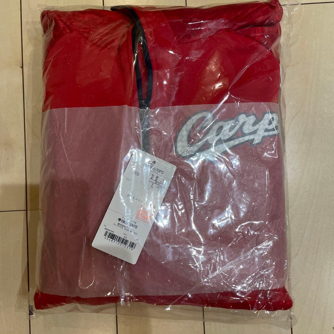 カープ　パーカー　サイズＬ