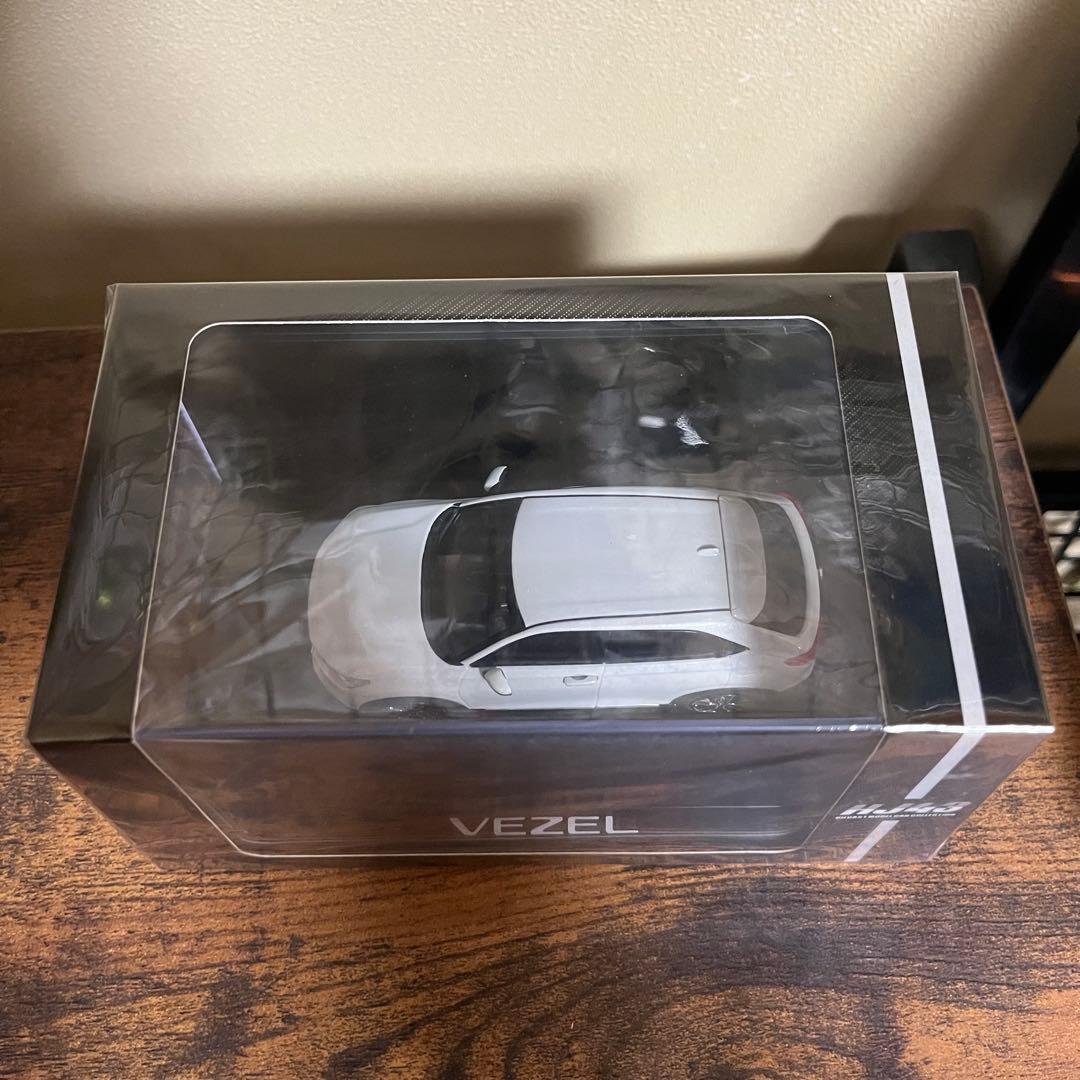 ホビージャパン 1/43 VEZEL プレミアムサンライトホワイトパールヴェゼル