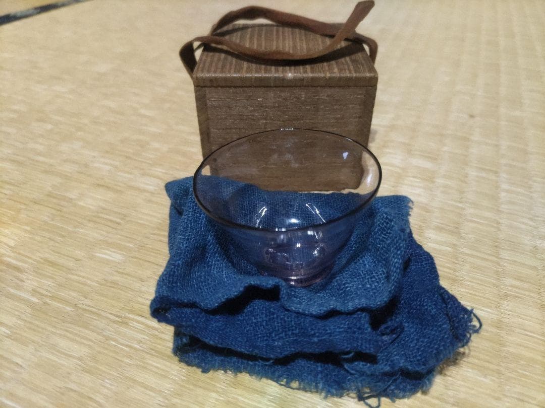 江戸硝子　吹きガラス　酒盃　紫　鉛ガラス　無傷