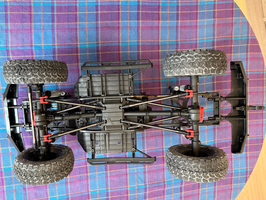 ホビーラジコン axial SCX10 II 2000 JEEP CHEROKEE