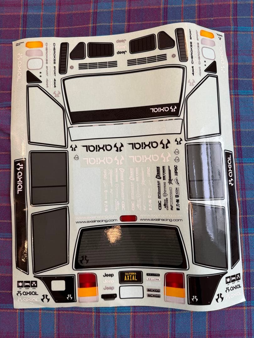 ホビーラジコン axial SCX10 II 2000 JEEP CHEROKEE