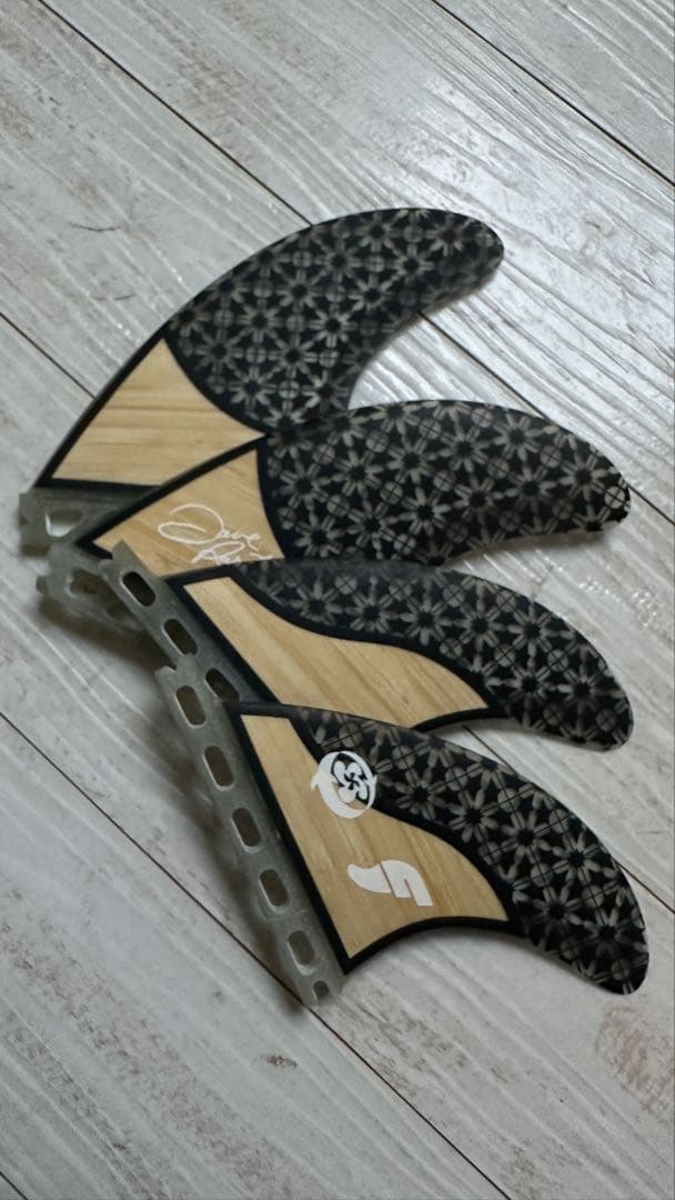 FUTUREフィン RASTA QUADラスタビッチ４フィン