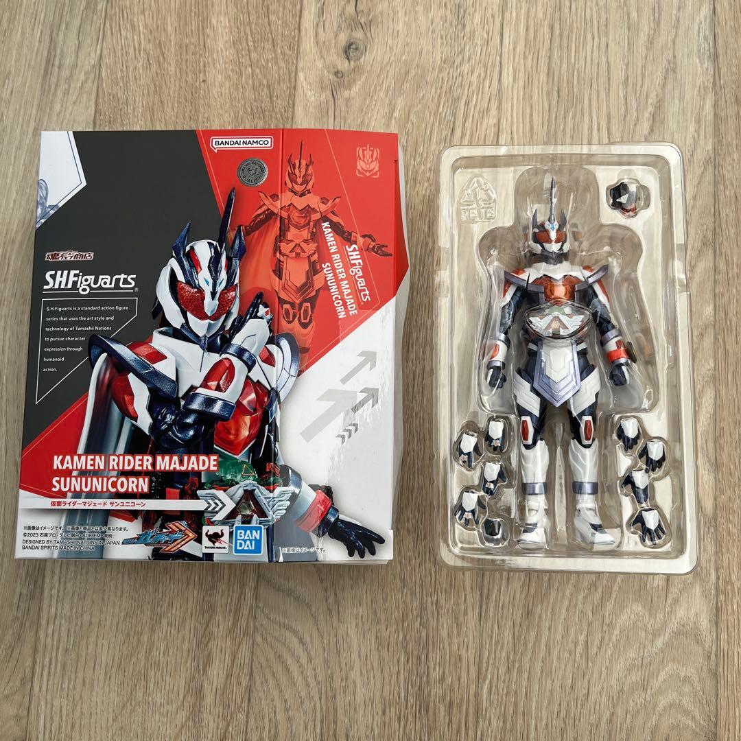 S.H.Figuarts 仮面ライダーヴァルバラド マジェード セット