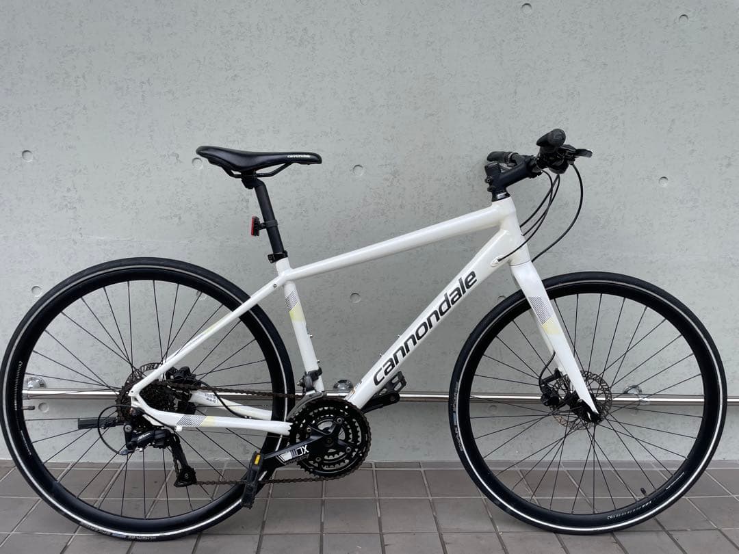 ヨ*ー様 Cannondale quick4 クロスバイク ホワイト