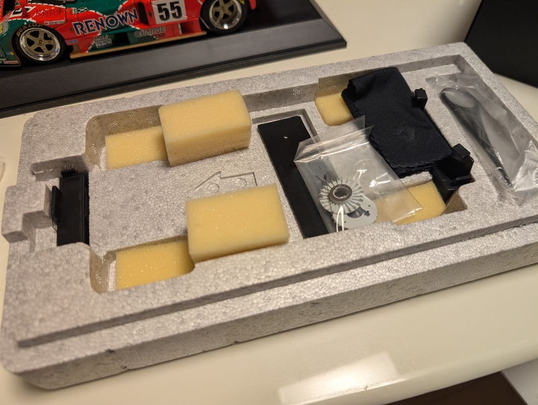 AUTOart シグネチャーモデル Mazda 787B 1/18 オートアート