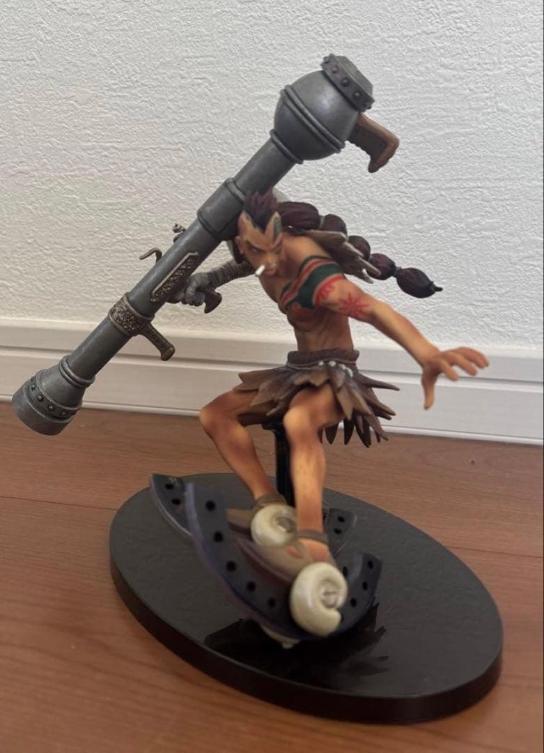 ワンピースフィギュア　11体セット　ロジャー、エース、ゾロ、ナミ、ワイパー等