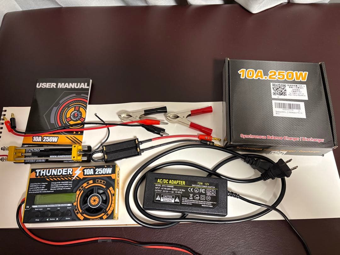 【美品】THUNDER 10A 250Wサンダー アダプター付 ミニ四駆 充電器