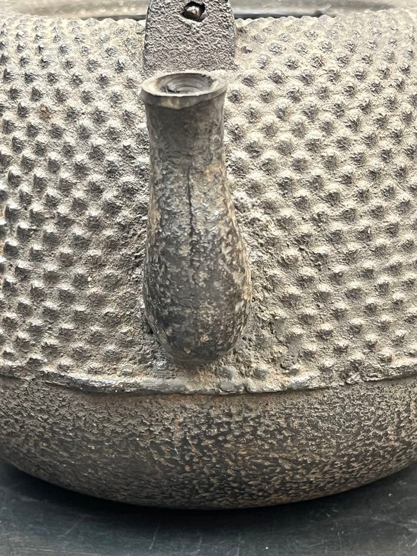 ［美品］南部鉄製 鉄瓶 凹凸デザイン　送料込み