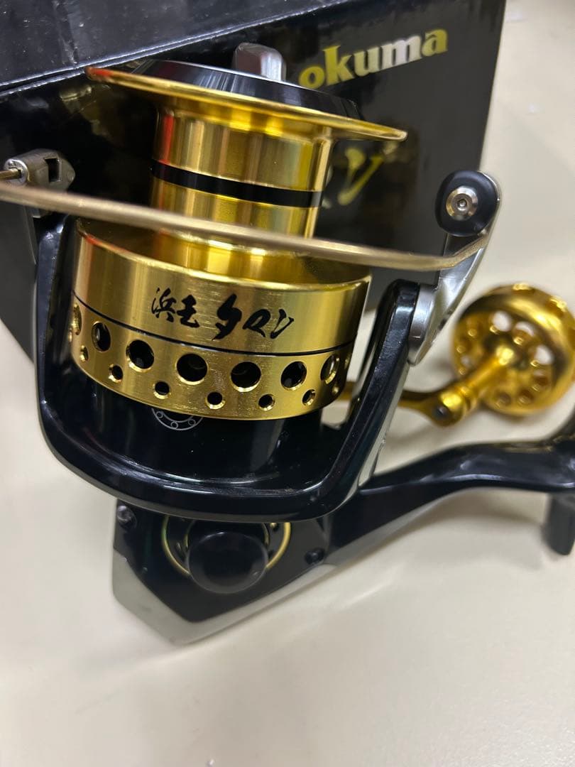 未使即　購入オッケー　釣りokuma スピニングリール 10000 黒/金