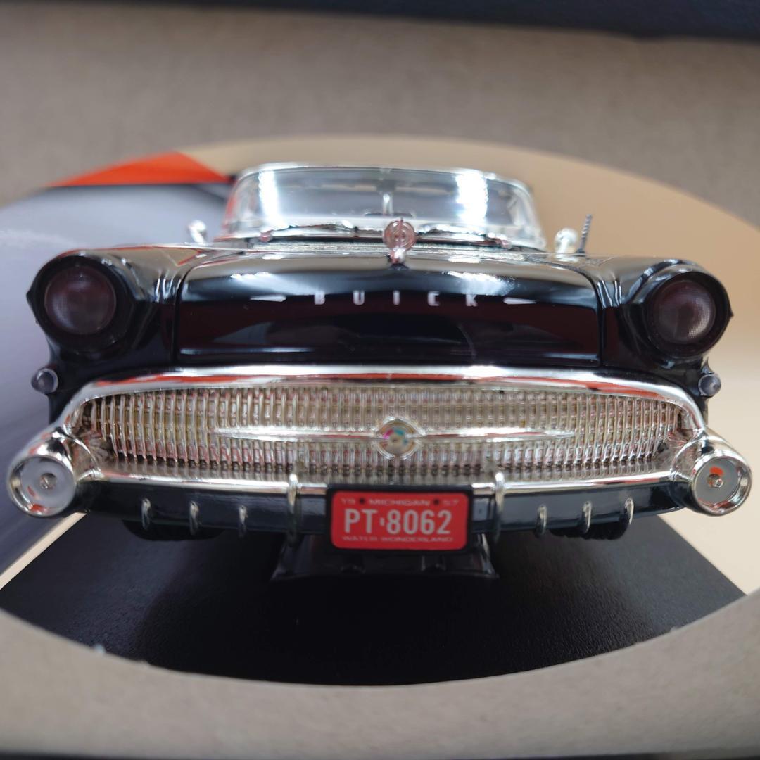 1/18 ビュイック ロードマスター 1957 ブラック/レッド MM製ミニカー