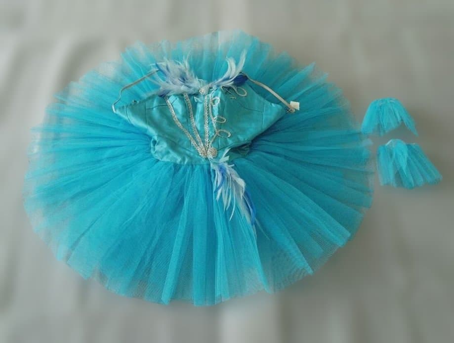 バレエ　クラシックチュチュ　 シルビア製水色　Ｓサイズ 2着まとめ 髪飾り、袖付