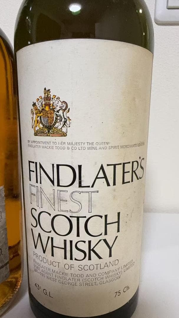 スコッチウイスキー２本セット　デュワーズ ホワイトラベル　フィンドレイター