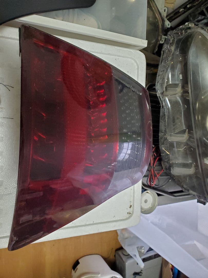 トヨタ　クラウンロイヤルLEDテールライト 赤 4個セット流れるウィンカー